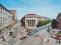 Trg Jože Vlahovića (današnji Trg hrvatskih velikana), lijevo Martićeva ulica, desno ulica Račkoga, oko 1970. godine